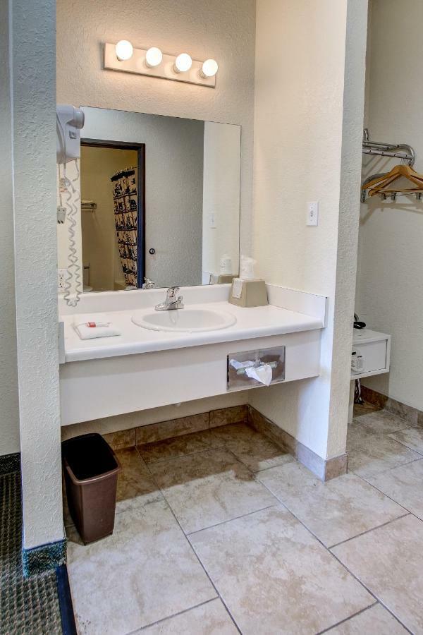 Motel Booneslick - 2*